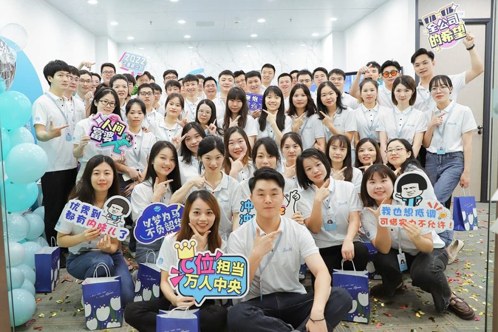 starmax-staff-photo-1024x683 首页| PP电子游戏中国区官方网站